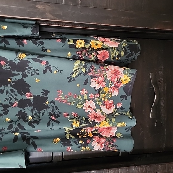 💚 Stitch Fix Dress - Picture 2 of 5